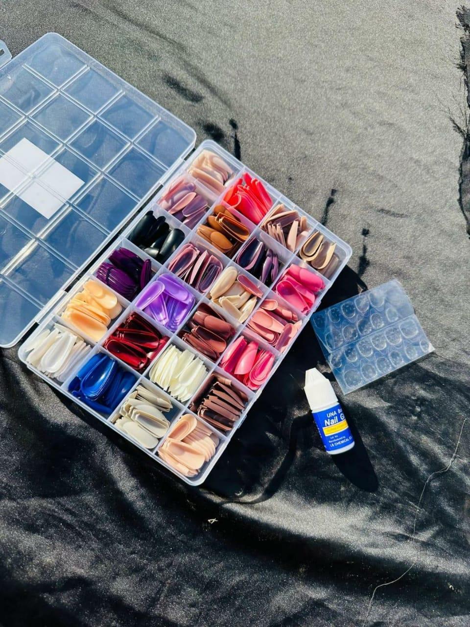 2 in 1 Makeup Accessories Deal: 576 Pcs Fake Nails with Nail Glue